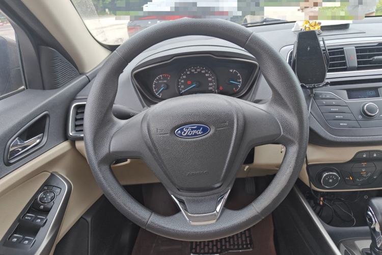 Used Ford Escort 2015 1.5L Automatic Comfort Edition Steering Wheel