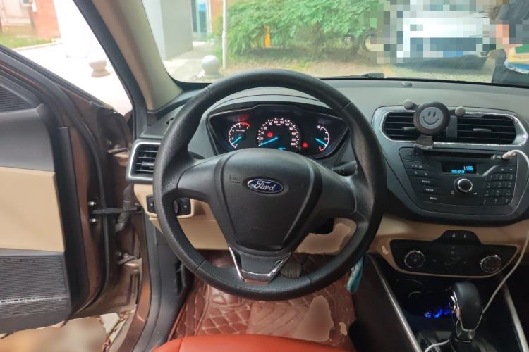 Used Ford Escort 2015 1.5L Automatic Comfort Edition Steering Wheel