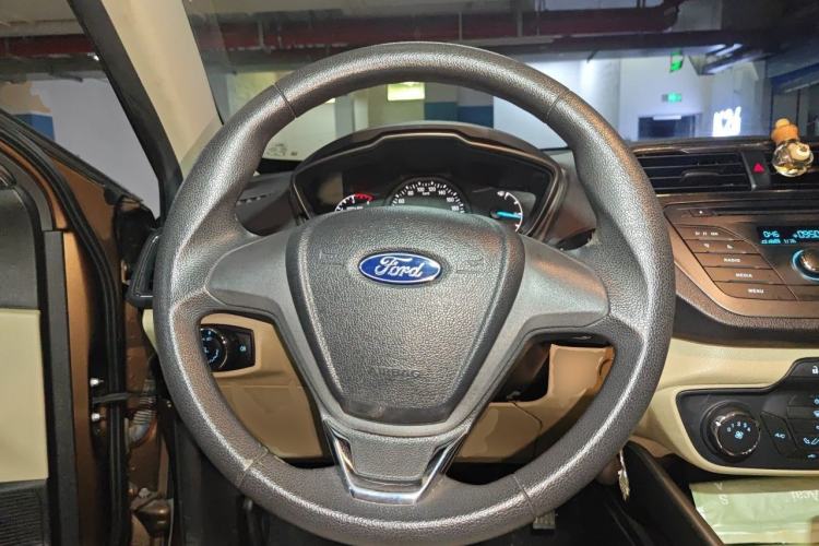 Used Ford Escort 2015 1.5L Automatic Comfort Edition Steering Wheel