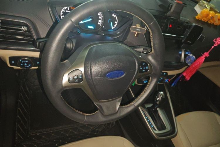 Used Ford Escort 2015 1.5L Automatic Fashion Model Steering Wheel