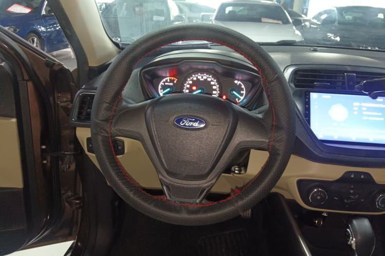 Used Ford Escort 2015 1.5L Automatic Comfort Edition Steering Wheel