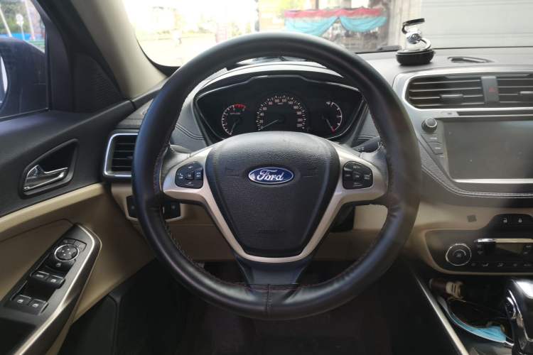 Used Ford Escort 2015 1.5L Automatic Fashion Model Steering Wheel
