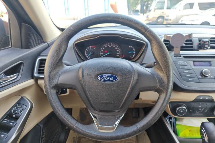 Used Ford Escort 2015 1.5L Automatic Comfort Edition Steering Wheel