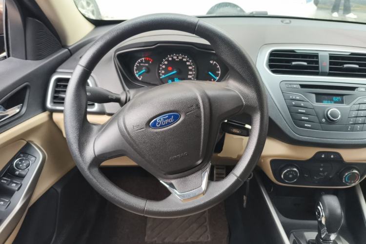 Used Ford Escort 2015 1.5L Automatic Comfort Edition Steering Wheel