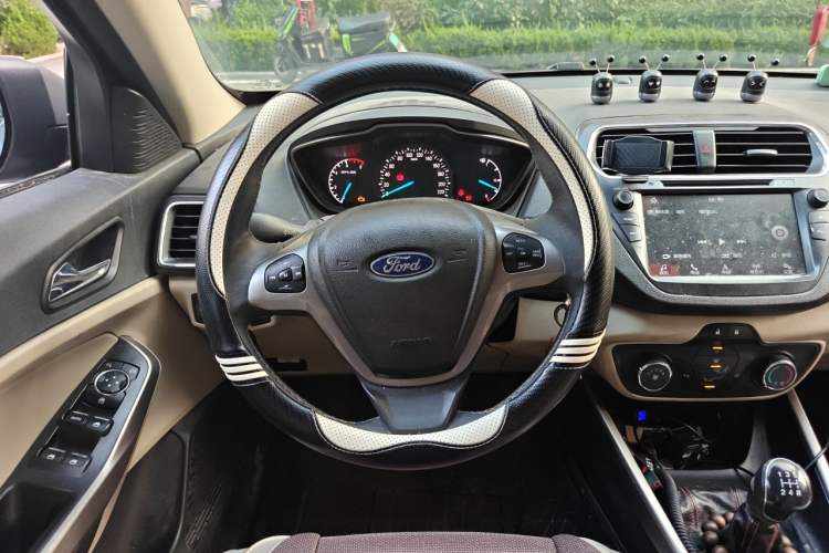 Used Ford Escort 2015 1.5L Manual Comfort Model Steering Wheel
