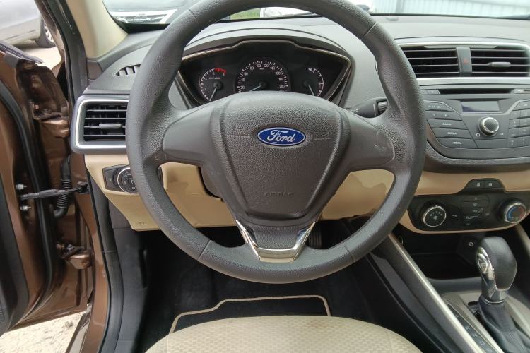 Used Ford Escort 2015 1.5L Automatic Comfort Edition Steering Wheel