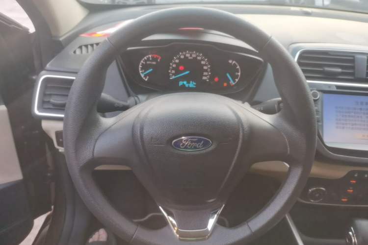 Used Ford Escort 2015 1.5L Automatic Comfort Edition Steering Wheel