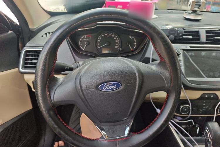 Used Ford Escort 2015 1.5L Automatic Comfort Edition Steering Wheel