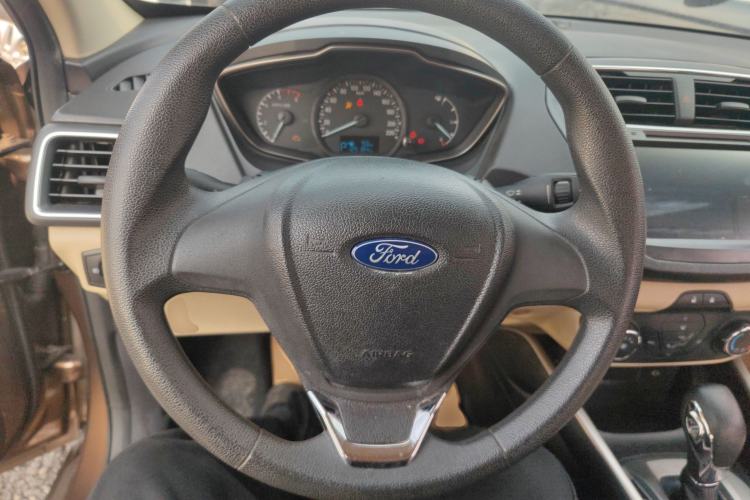 Used Ford Escort 2015 1.5L Automatic Comfort Edition Steering Wheel