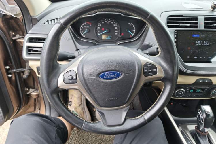Used Ford Escort 2015 1.5L Automatic Fashion Model Steering Wheel