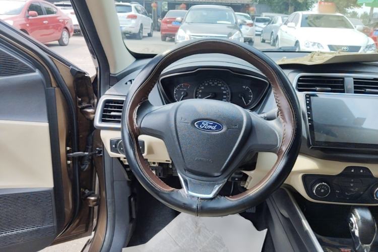 Used Ford Escort 2015 1.5L Automatic Comfort Edition Steering Wheel