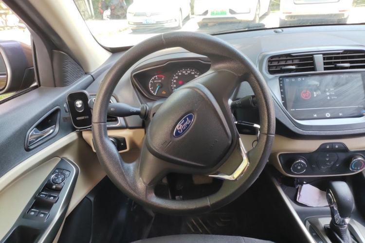 Used Ford Escort 2015 1.5L Automatic Comfort Edition Steering Wheel