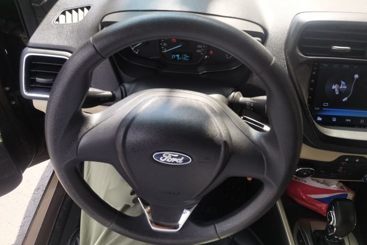 Used Ford Escort 2015 1.5L Automatic Comfort Edition Steering Wheel