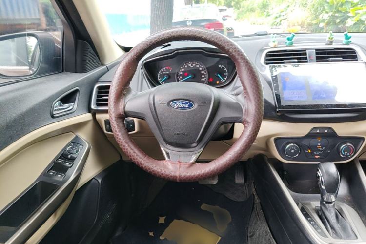 Used Ford Escort 2015 1.5L Automatic Comfort Edition Steering Wheel