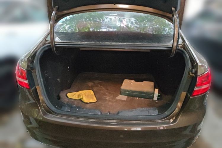 Used Ford Escort 2015 1.5L Automatic Fashion Model Trunk