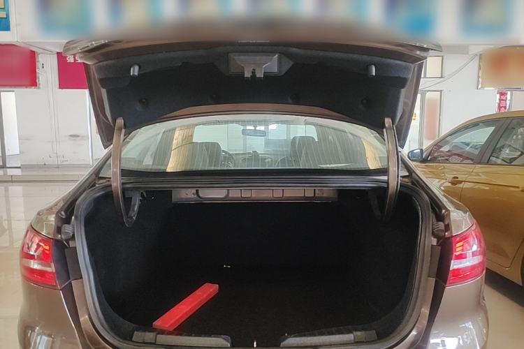 Used Ford Escort 2015 1.5L Automatic Fashion Model Trunk