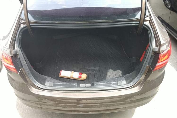 Used Ford Escort 2015 1.5L Automatic Comfort Edition Trunk