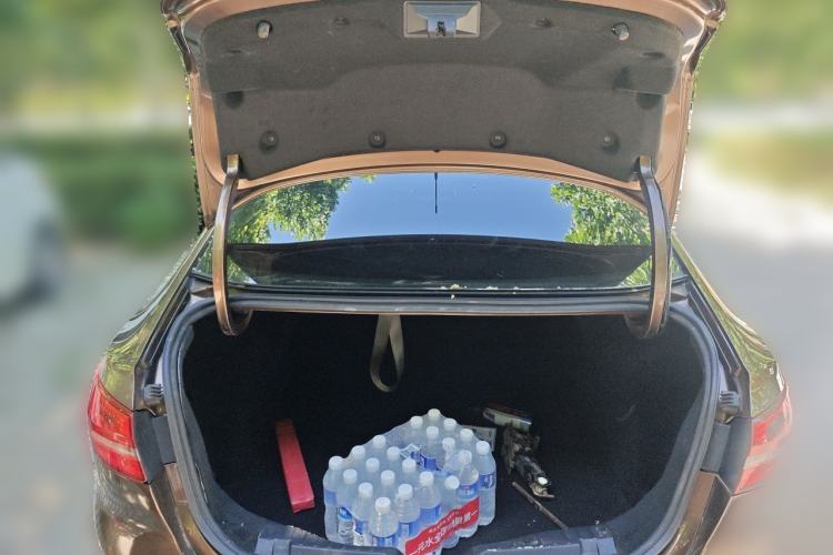 Used Ford Escort 2015 1.5L Automatic Fashion Model Trunk