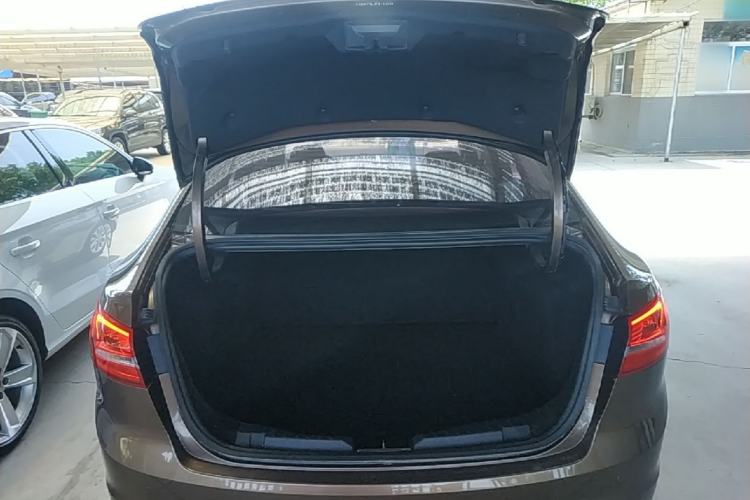 Used Ford Escort 2015 1.5L Automatic Fashion Model Trunk