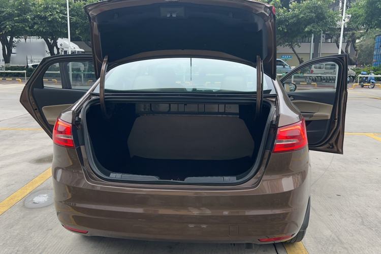 Used Ford Escort 2015 1.5L Automatic Comfort Edition Trunk