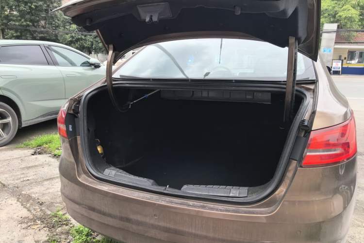Used Ford Escort 2015 1.5L Manual Comfort Model Trunk
