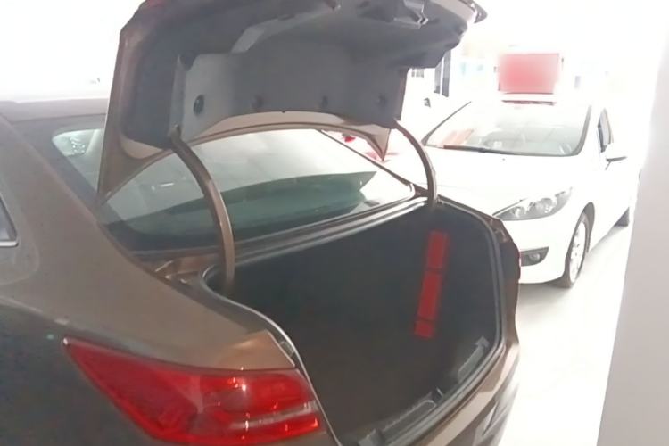 Used Ford Escort 2015 1.5L Automatic Fashion Model Trunk