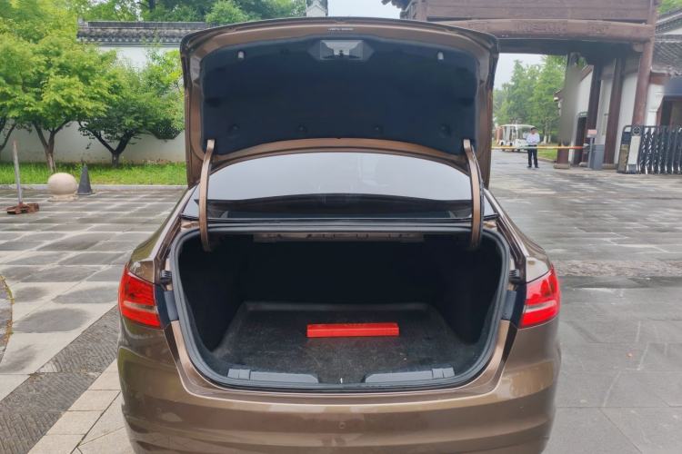 Used Ford Escort 2015 1.5L Automatic Fashion Model Trunk