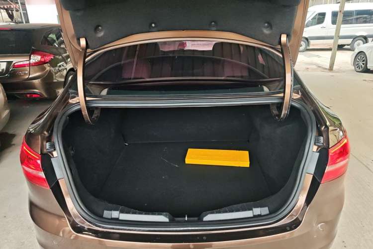 Used Ford Escort 2015 1.5L Automatic Fashion Model Trunk