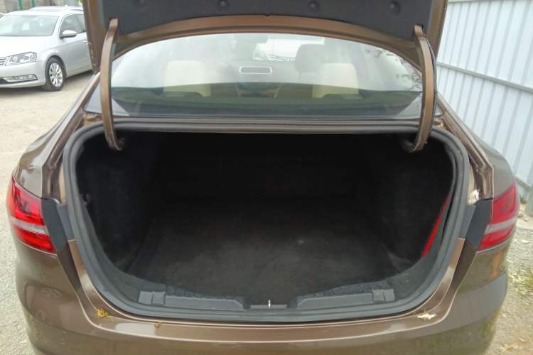 Used Ford Escort 2015 1.5L Automatic Comfort Edition Trunk