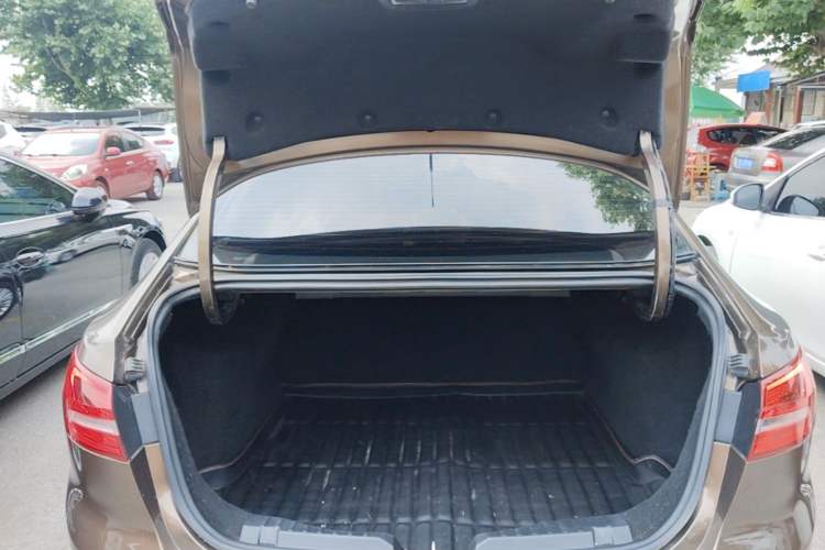 Used Ford Escort 2015 1.5L Automatic Comfort Edition Trunk