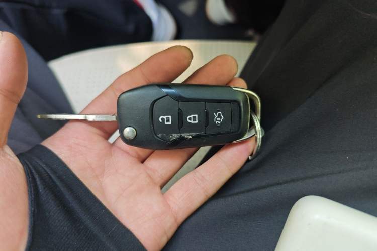 Used Ford Escort 2015 1.5L Automatic Fashion Model Vehicle Key