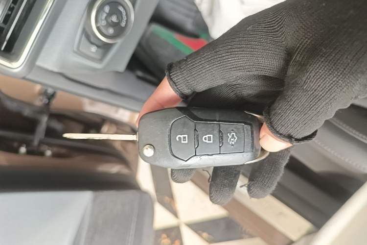 Used Ford Escort 2015 1.5L Automatic Fashion Model Vehicle Key