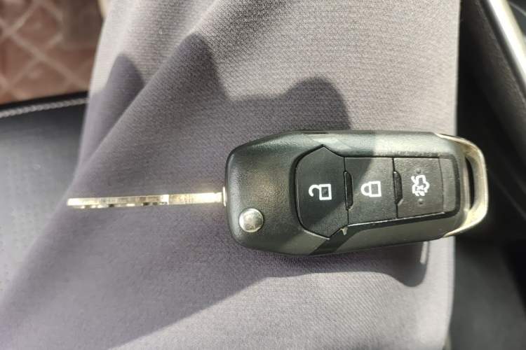 Used Ford Escort 2015 1.5L Automatic Fashion Model Vehicle Key