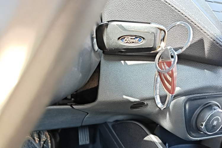 Used Ford Escort 2015 1.5L Automatic Fashion Model Vehicle Key