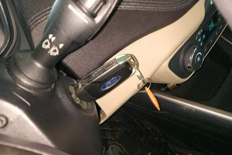 Used Ford Escort 2015 1.5L Automatic Fashion Model Vehicle Key