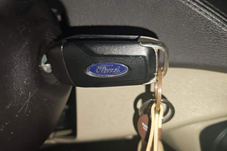 Used Ford Escort 2015 1.5L Automatic Fashion Model Vehicle Key
