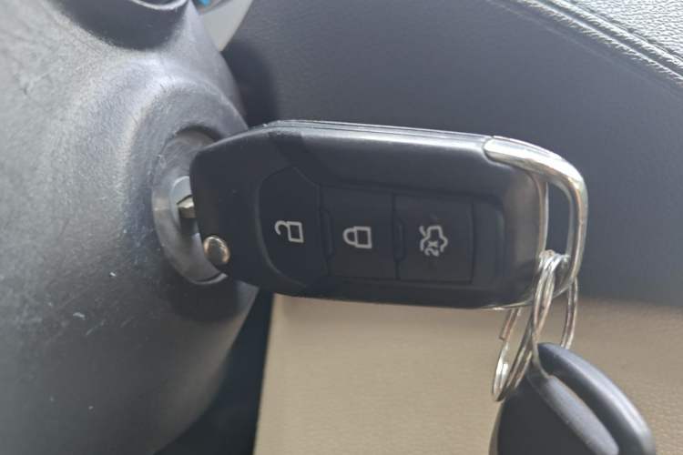 Used Ford Escort 2015 1.5L Automatic Fashion Model Vehicle Key