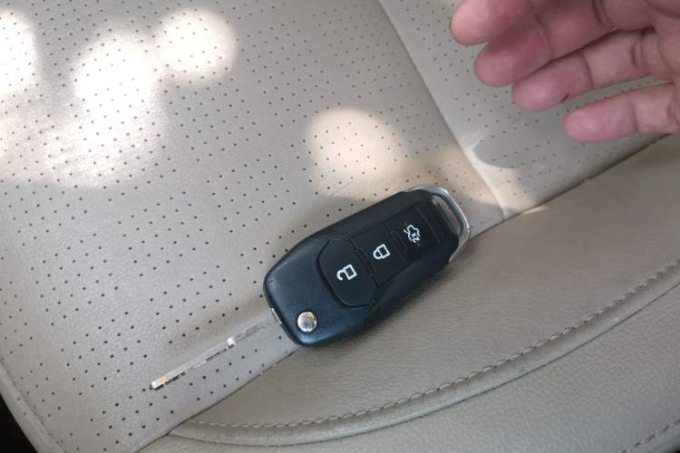 Used Ford Escort 2015 1.5L Automatic Fashion Model Vehicle Key