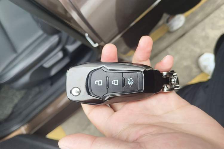 Used Ford Escort 2015 1.5L Automatic Fashion Model Vehicle Key