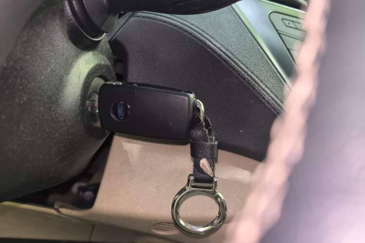 Used Ford Escort 2015 1.5L Automatic Fashion Model Vehicle Key