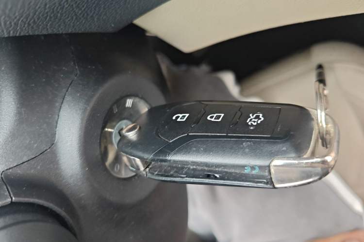 Used Ford Escort 2015 1.5L Manual Fashion Edition Vehicle Key