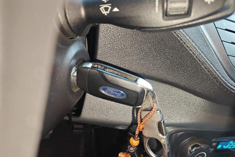 Used Ford Escort 2015 1.5L Automatic Fashion Model Vehicle Key