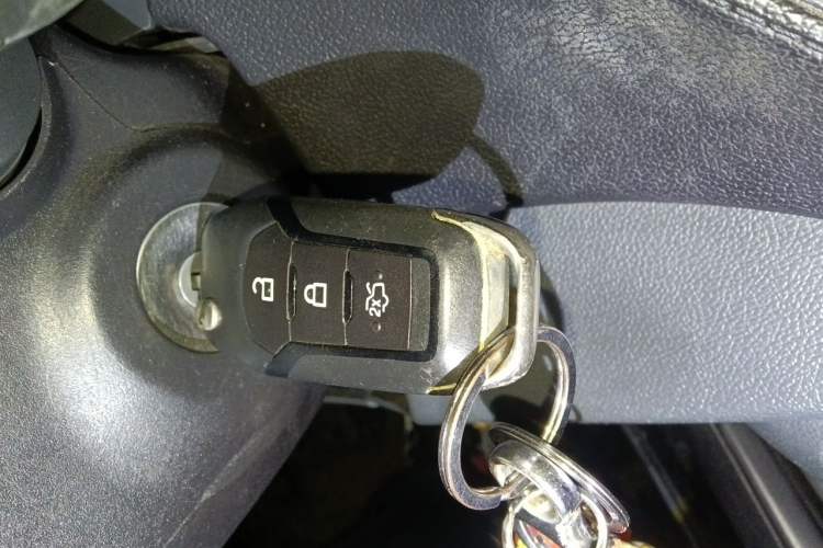 Used Ford Escort 2015 1.5L Automatic Fashion Model Vehicle Key