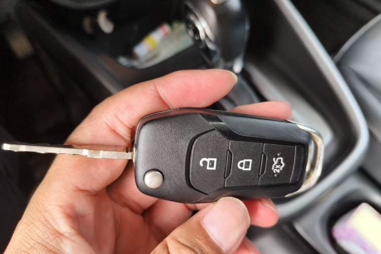 Used Ford Escort 2015 1.5L Automatic Fashion Model Vehicle Key