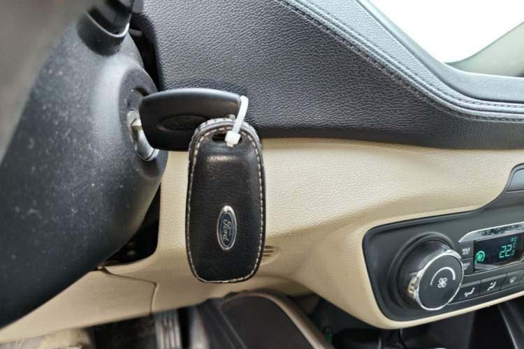Used Ford Escort 2015 1.5L Automatic Fashion Model Vehicle Key