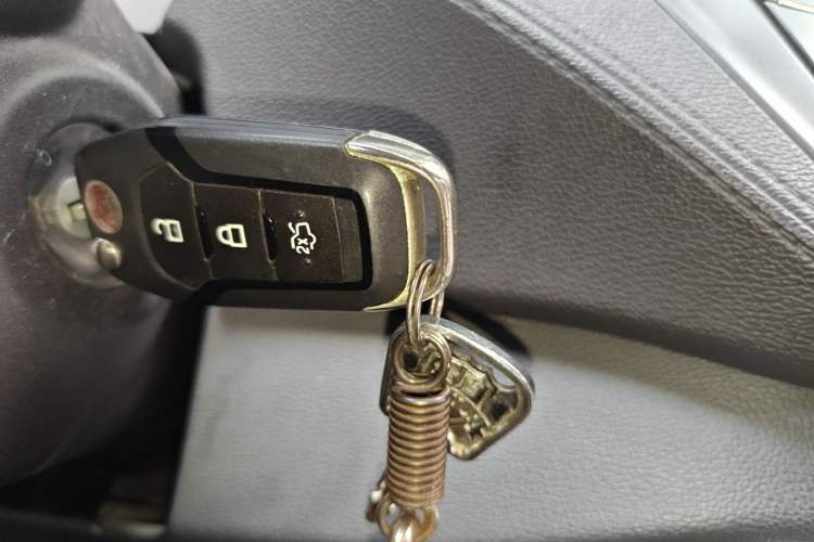 Used Ford Escort 2015 1.5L Automatic Fashion Model Vehicle Key