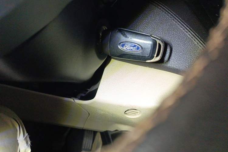 Used Ford Escort 2015 1.5L Manual Fashion Edition Vehicle Key