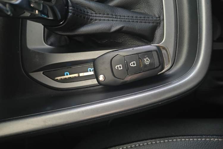 Used Ford Escort 2015 1.5L Automatic Fashion Model Vehicle Key