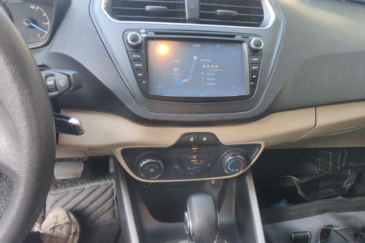 Used Ford Escort 2015 1.5L Automatic Comfort Edition Audio And AC Panel