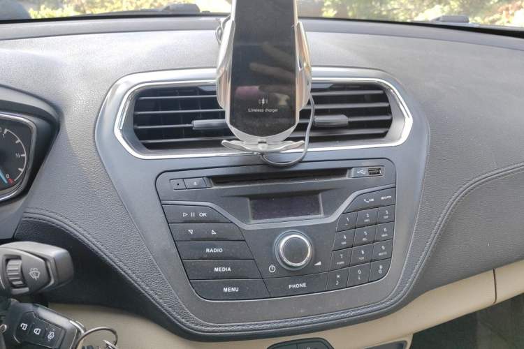Used Ford Escort 2015 1.5L Manual Fashion Edition Audio And AC Panel